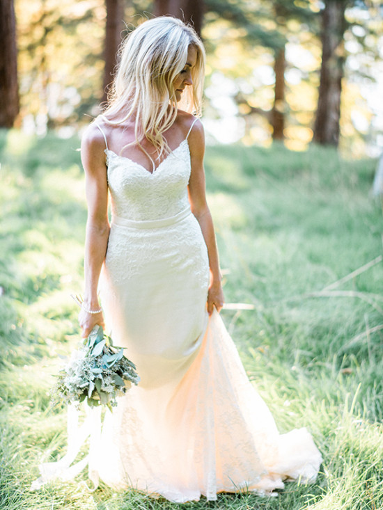 simple and sweet wedding dress @weddingchicks