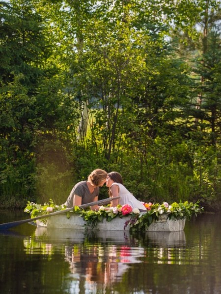 Elegant Lakeside Engagement Photo Session