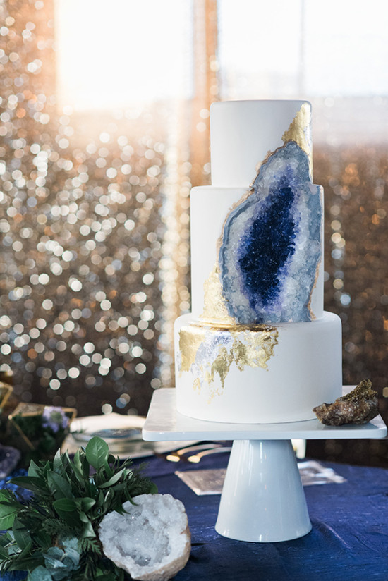 Blue and gold geode wedding cake