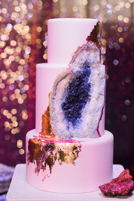 Blue and gold geode cake detail