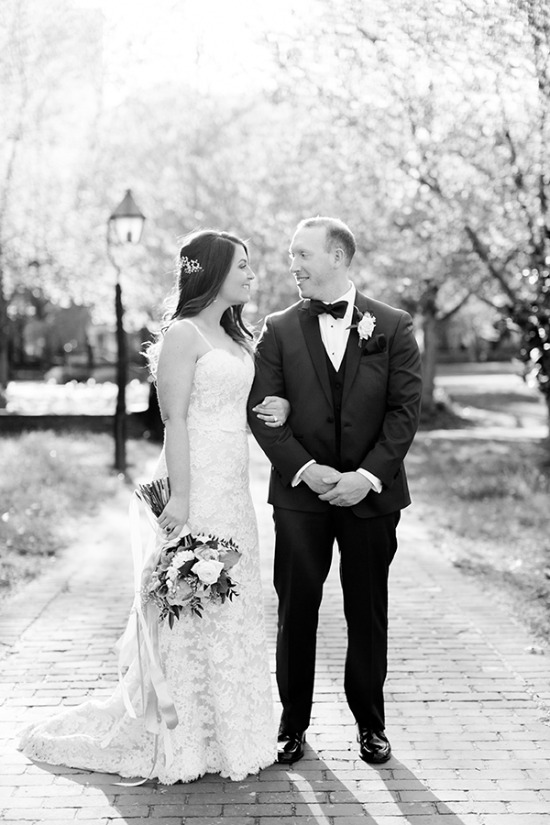 gold-white-and-navy-glam-wedding