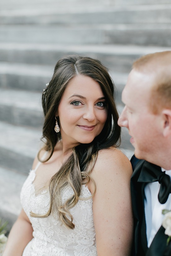gold-white-and-navy-glam-wedding