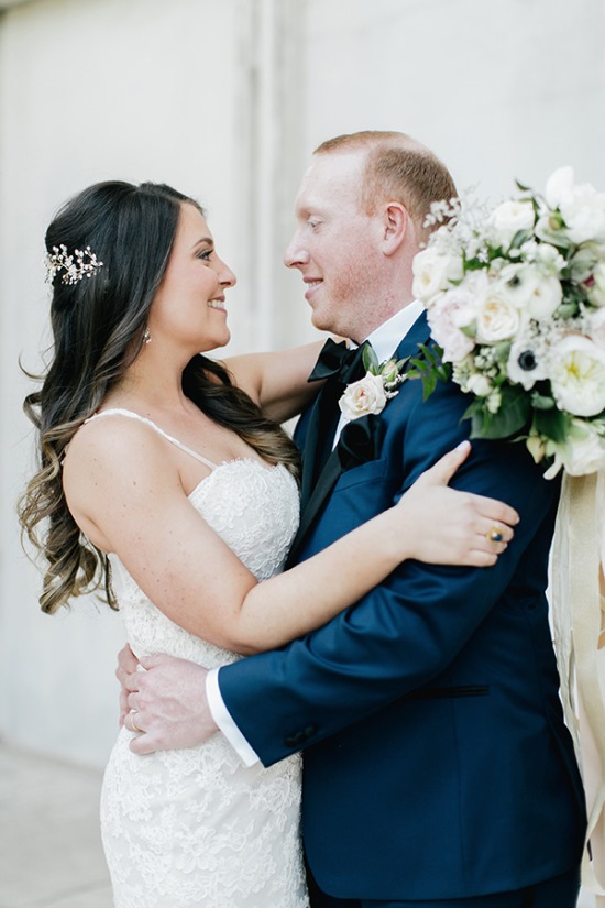 gold-white-and-navy-glam-wedding