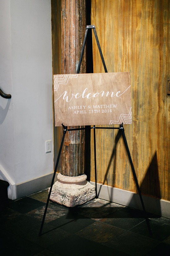 gold-white-and-navy-glam-wedding