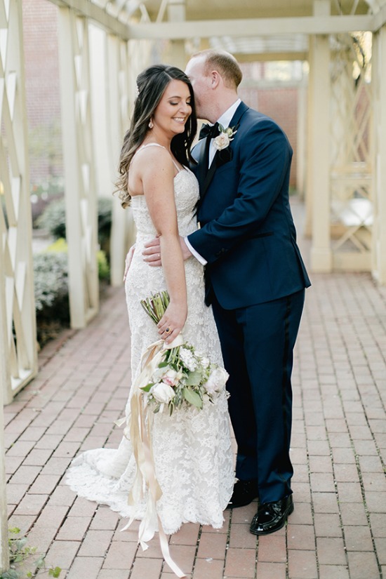 gold-white-and-navy-glam-wedding