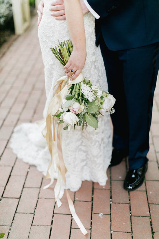 gold-white-and-navy-glam-wedding
