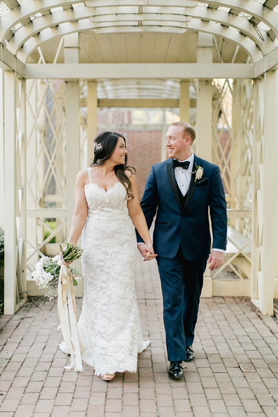 gold-white-and-navy-glam-wedding