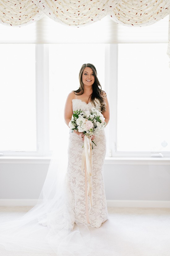 gold-white-and-navy-glam-wedding