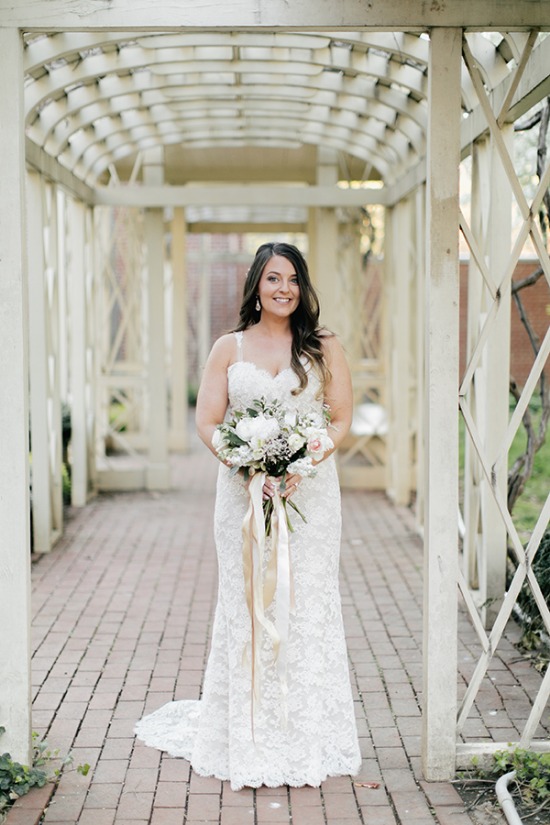 gold-white-and-navy-glam-wedding