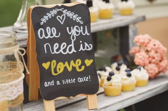 how-to-set-up-a-shabby-chic-dessert