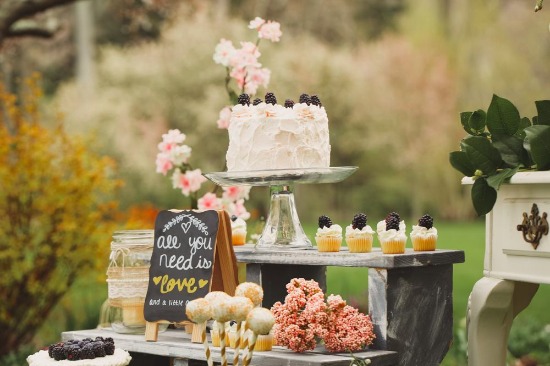 how-to-set-up-a-shabby-chic-dessert