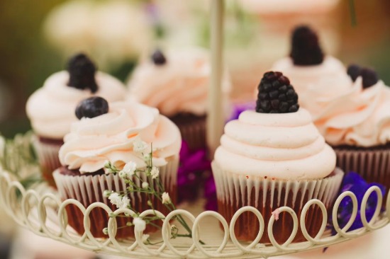 how-to-set-up-a-shabby-chic-dessert