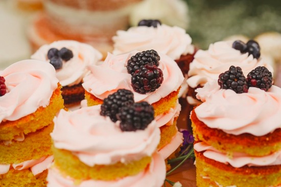how-to-set-up-a-shabby-chic-dessert