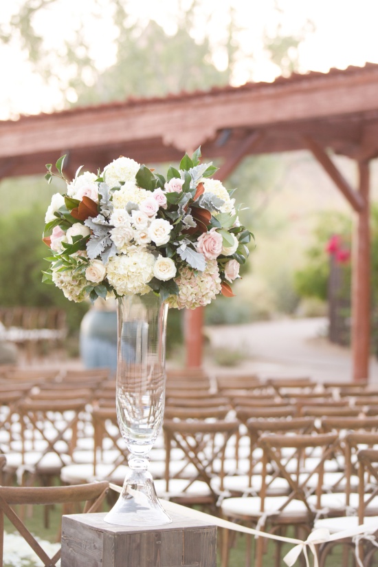 navy-and-pink-chic-desert-wedding