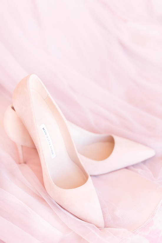navy-and-pink-chic-desert-wedding