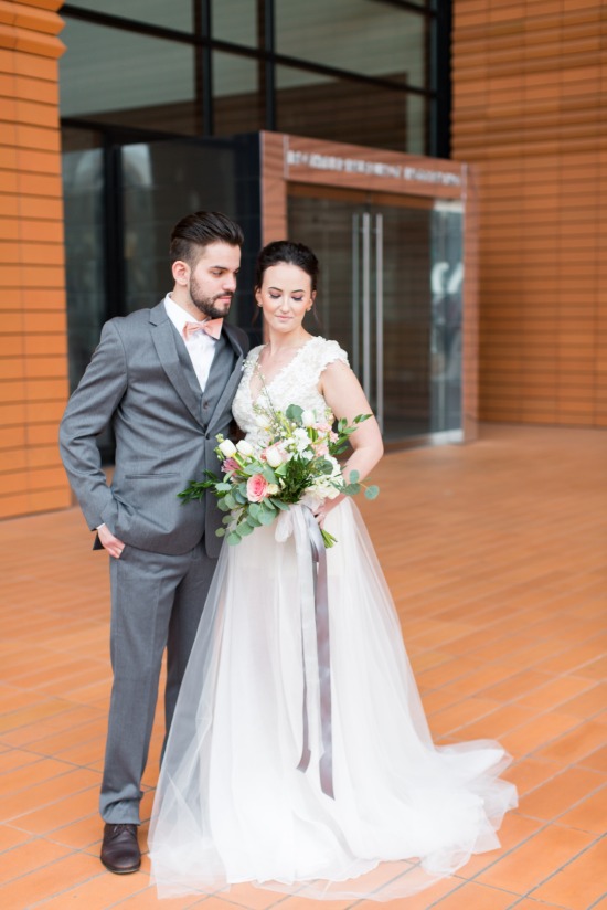 pink-and-grey-organic-modern-wedding