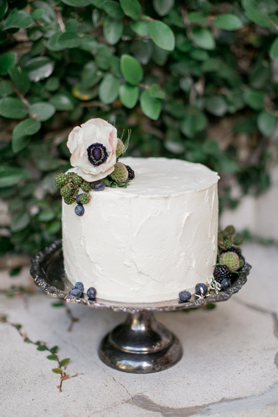 white wedding blueberry cake