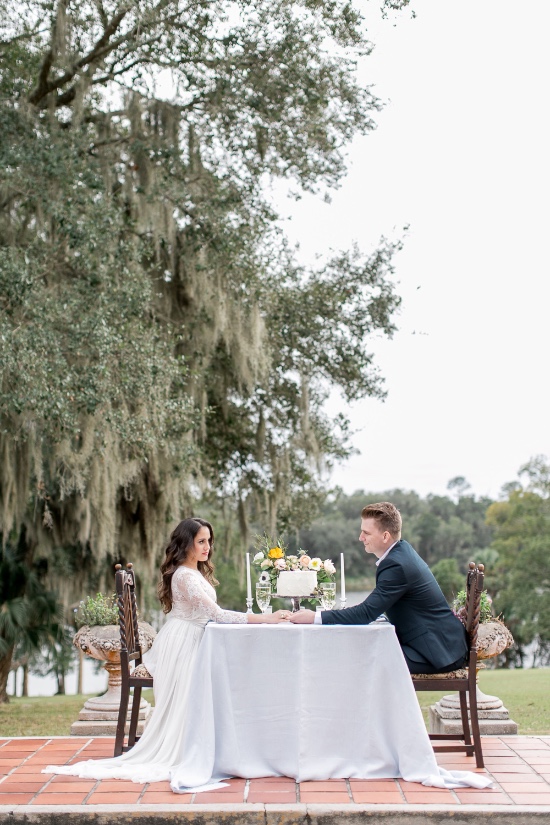 romantic-vow-renewal-at-sydonie-mansion