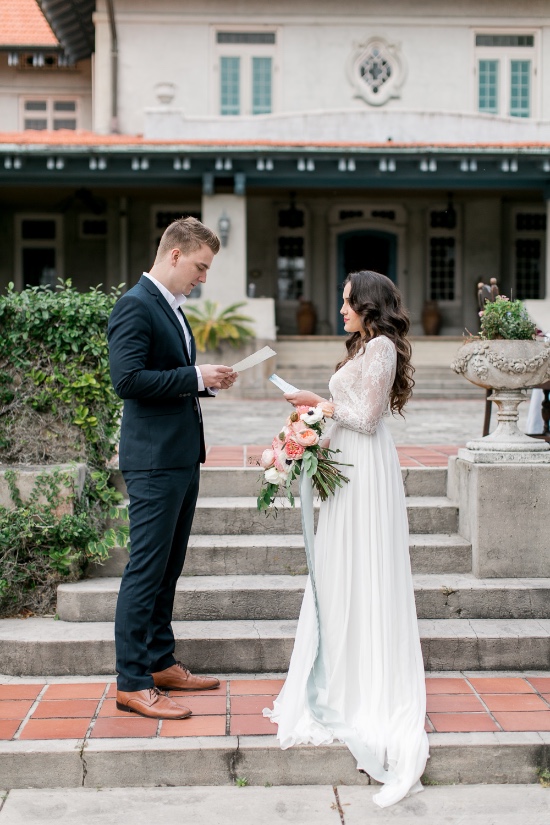 romantic-vow-renewal-at-sydonie-mansion