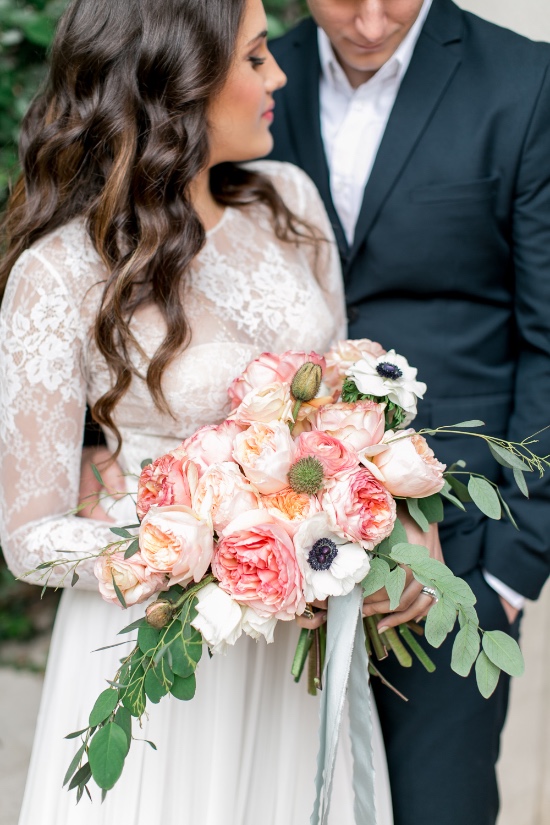 romantic-vow-renewal-at-sydonie-mansion