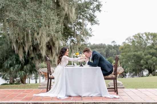 romantic-vow-renewal-at-sydonie-mansion