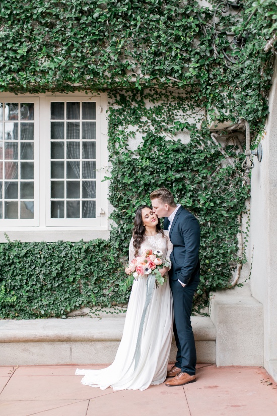 romantic-vow-renewal-at-sydonie-mansion