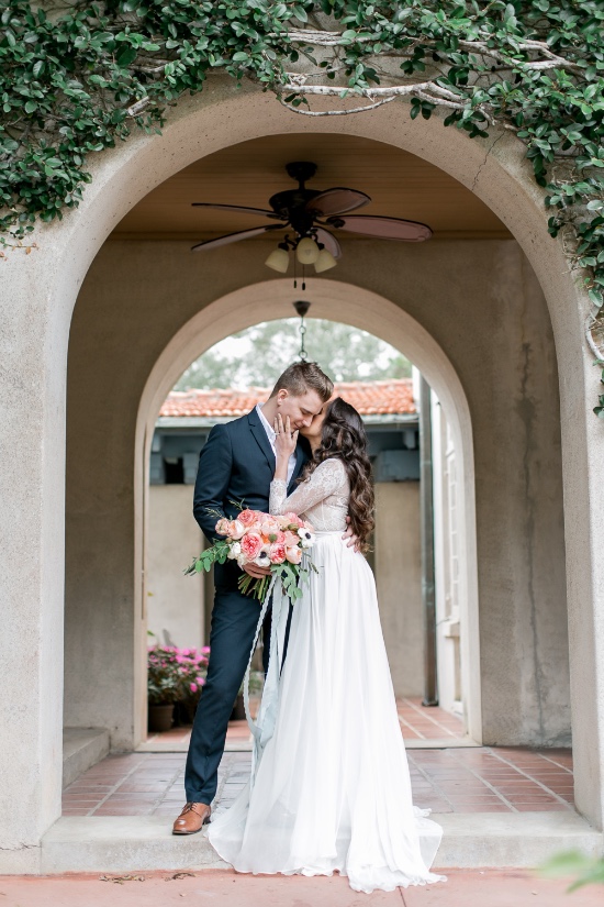 romantic-vow-renewal-at-sydonie-mansion