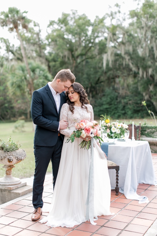 romantic-vow-renewal-at-sydonie-mansion