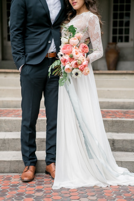 romantic-vow-renewal-at-sydonie-mansion