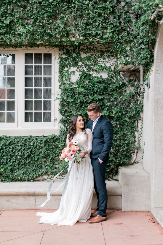 romantic-vow-renewal-at-sydonie-mansion