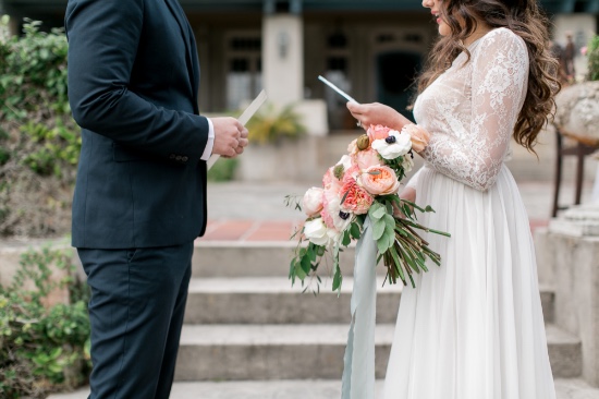 romantic-vow-renewal-at-sydonie-mansion