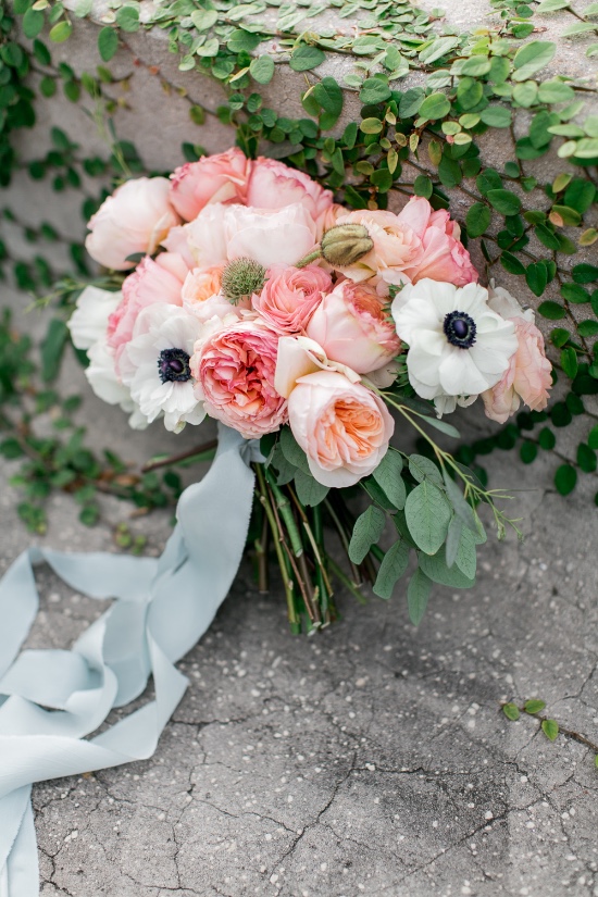 romantic-vow-renewal-at-sydonie-mansion