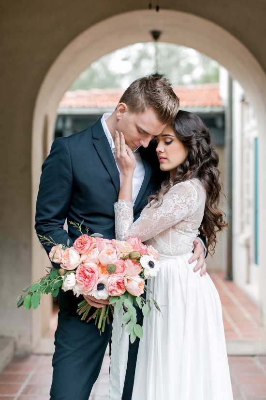romantic-vow-renewal-at-sydonie-mansion