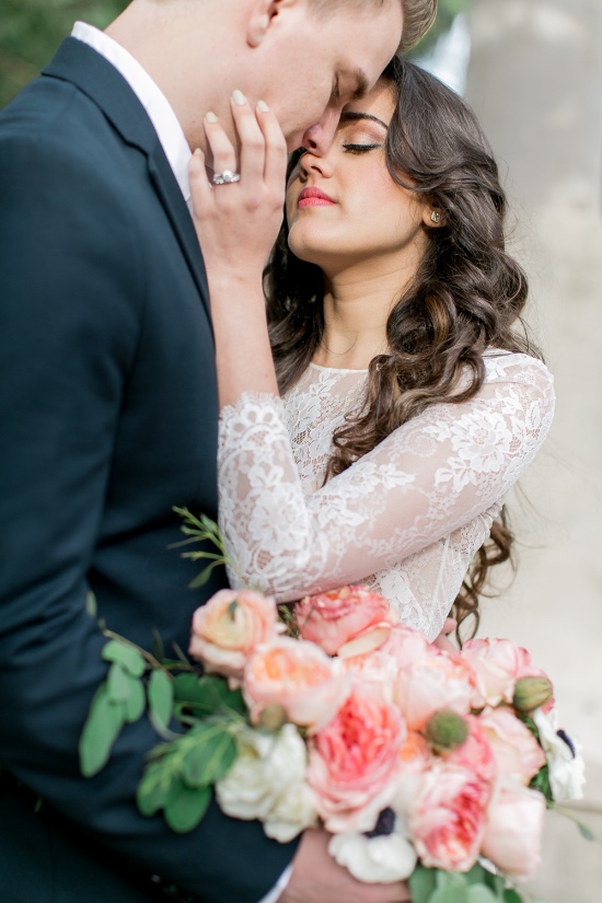 romantic-vow-renewal-at-sydonie-mansion
