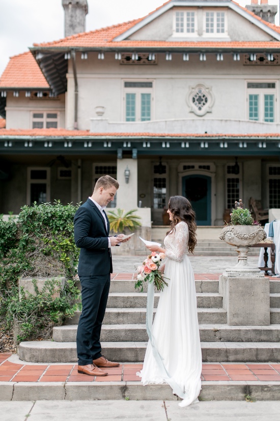 romantic-vow-renewal-at-sydonie-mansion