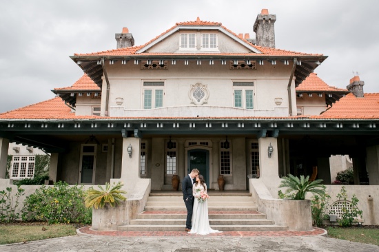 romantic-vow-renewal-at-sydonie-mansion