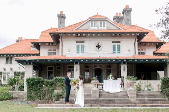 romantic-vow-renewal-at-sydonie-mansion