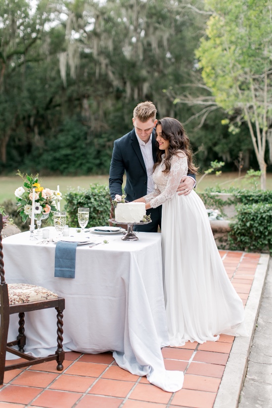 romantic-vow-renewal-at-sydonie-mansion