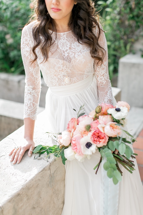 romantic-vow-renewal-at-sydonie-mansion