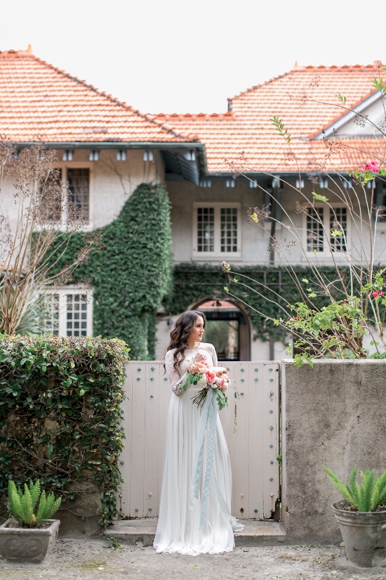romantic-vow-renewal-at-sydonie-mansion