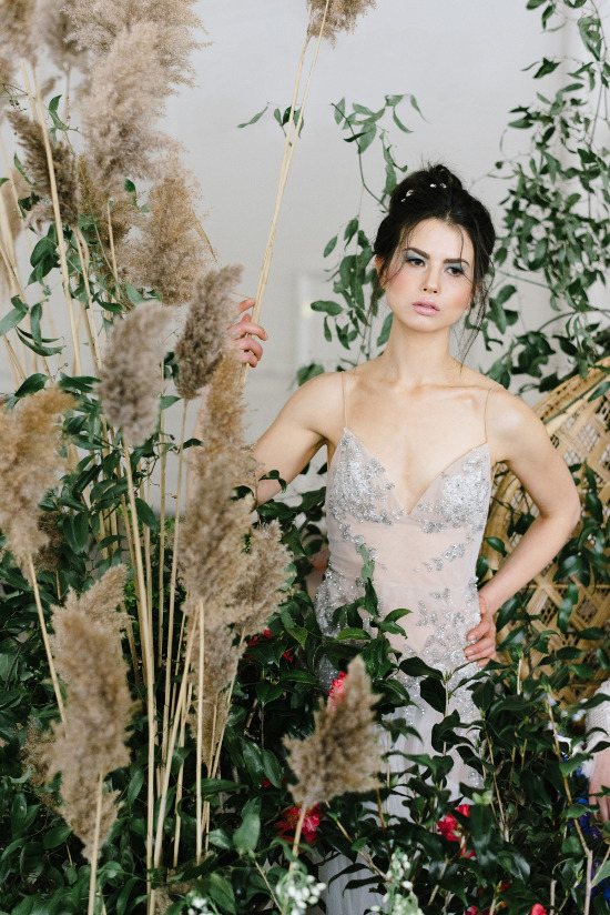 sexy-and-romantic-bridal-session