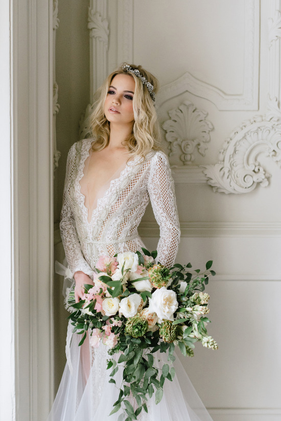 sexy-and-romantic-bridal-session