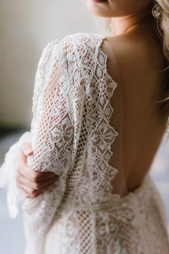 sexy-and-romantic-bridal-session