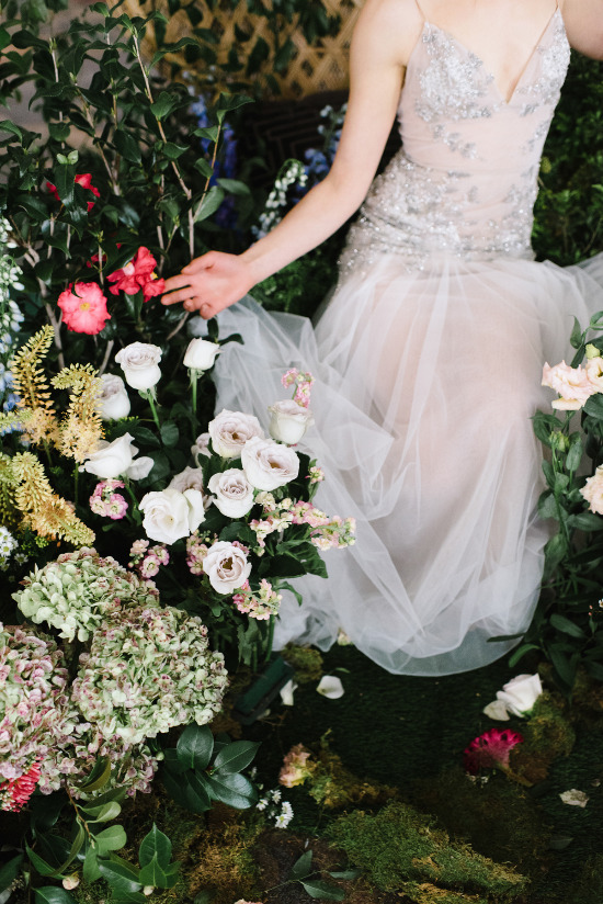sexy-and-romantic-bridal-session