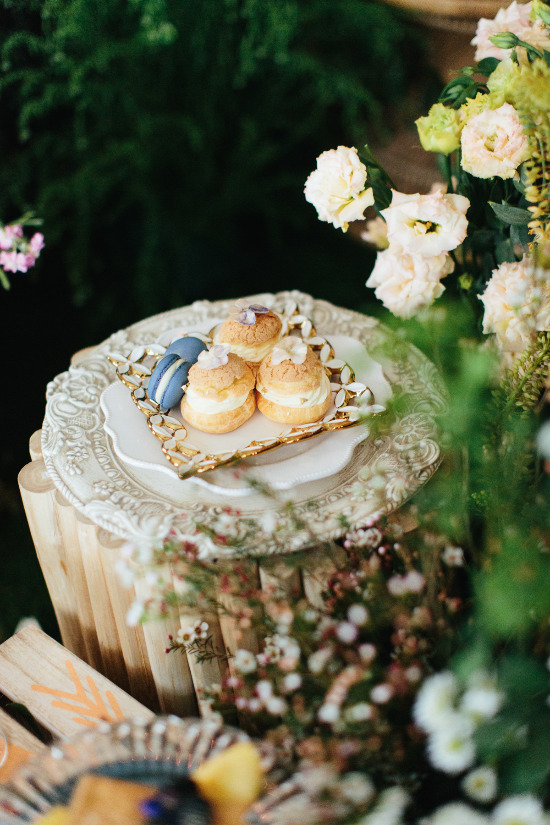 sexy-and-romantic-bridal-session