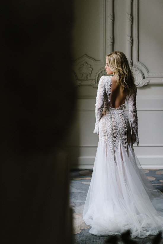 sexy-and-romantic-bridal-session