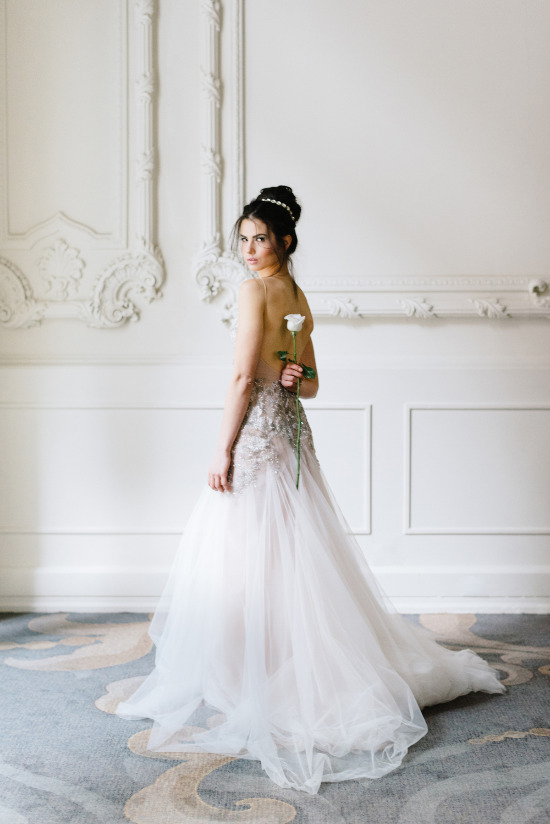 sexy-and-romantic-bridal-session