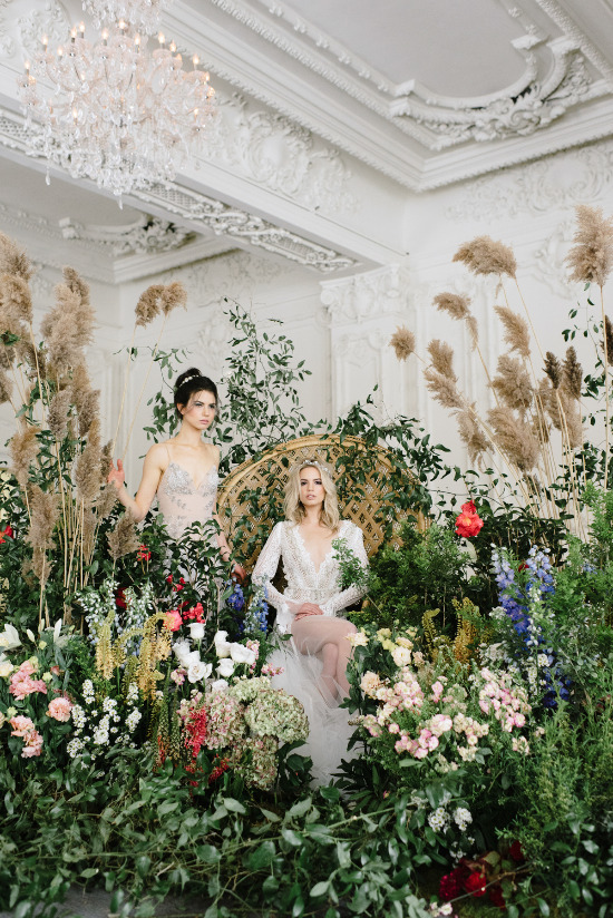 sexy-and-romantic-bridal-session