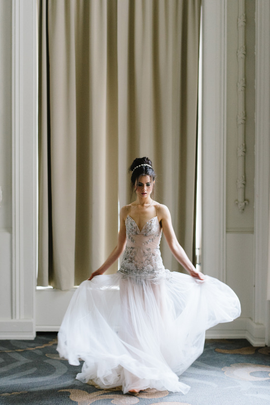 sexy-and-romantic-bridal-session