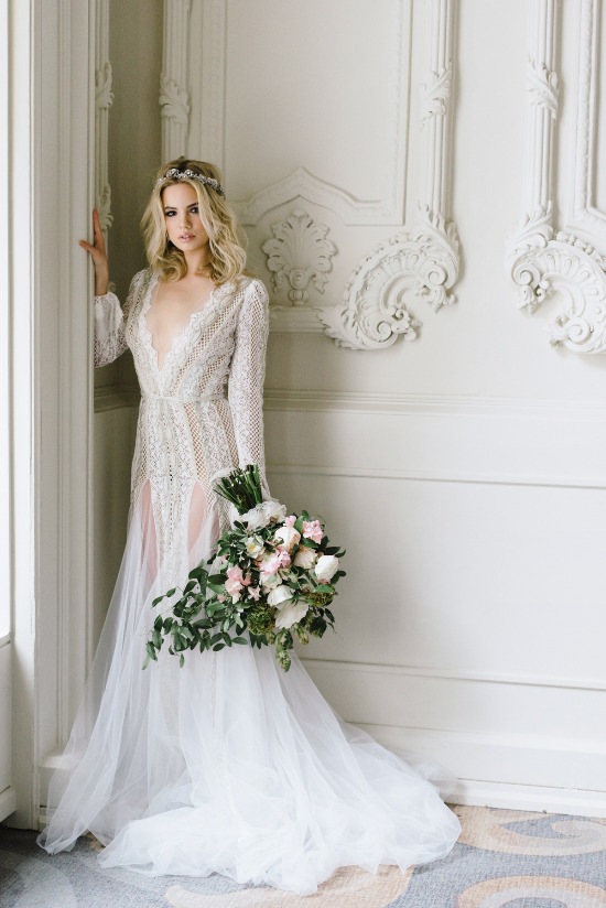 sexy-and-romantic-bridal-session